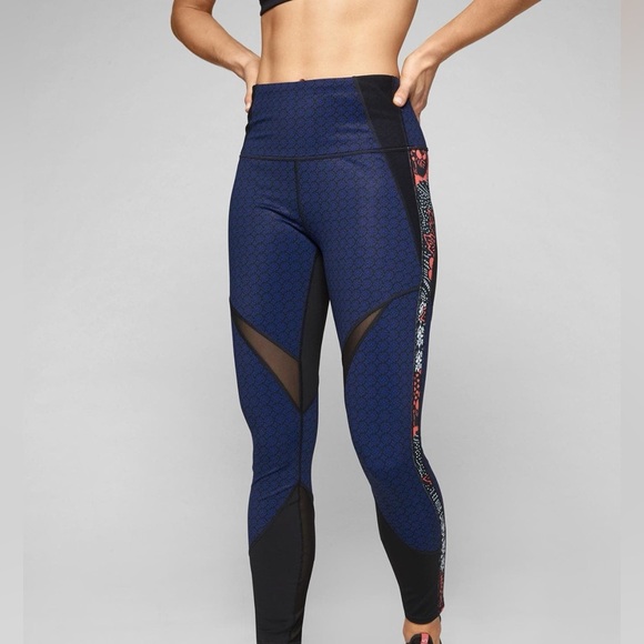 Athleta Pants - Athleta Lotus Precision Training Tight Women's Size Small Blue Printed Leggings